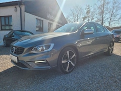 Bild des Angebotes Volvo S60 Lim. Momentum AWD R DESIGN *1.Hand*R.Kamera