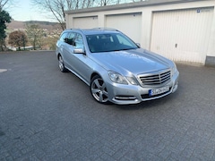 Bild des Angebotes Mercedes-Benz E 250 CDI DPF 4Matic BlueEFFICIENCY 7G-TRONIC Elegance