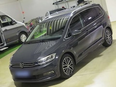 Bild des Angebotes VW Touran 2.0 TDI SCR DSG7 HIGHL Navi DAB ACC LM17