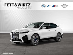 Bild des Angebotes BMW iX xDrive40 AHK|PanoSkyLounge|HarmanKardon