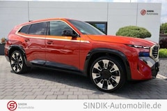 Bild des Angebotes BMW XM "INDIVIDUAL" B&W-AHK-Massage-DriversP.-Iconic
