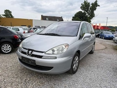 Peugeot 807 Premium 7 Sitz. AHK. Elk.Türen Im guten Zustand