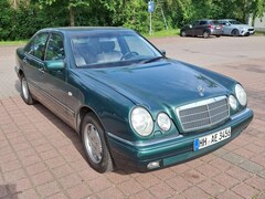 Bild des Angebotes Mercedes-Benz E 240 E 240 Elegance