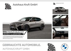 Bild des Angebotes BMW iX xDrive40 SPORTPAKET+LASER+PANO SKY+AHK+KAMERA+ACC+