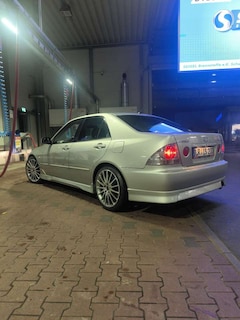 Bild des Angebotes Lexus IS 200 Sport /Schalter/TRD Bodykit/Torsen/Tüv bis 11.2027