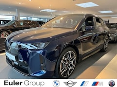 Bild des Angebotes BMW iX xDrive 45 Sportpaket AHK-klappbar AHK Panorama Nav