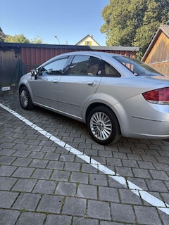 Bild des Angebotes Fiat Linea 1.3 Multijet 16V Active