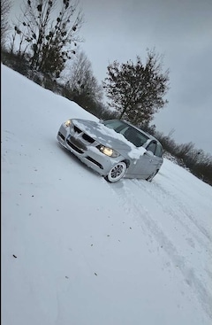 Bild des Angebotes BMW 320 320i