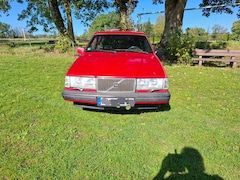 Bild des Angebotes Volvo 940 Roter Volvo 940 GL-SE Kombi
