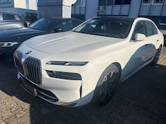 Bild des Angebotes BMW 740 d xDrive Iconic Glow Autobahnassist