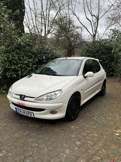 Bild des Angebotes Peugeot 206 75 Petit Filou