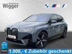 Bild des Angebotes BMW iX xDrive40/Sportpaket/HUD/AHK/HarmanKardon/ACC