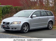 Bild des Angebotes Volvo V50 Kombi D2 Kinetic/Ahk/Volleder/Shz/Klimaautom