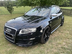 Audi RS4 Avant 4.2 FSI Quattro Motorsportsitze | RS Lenkrad