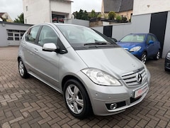 Bild des Angebotes Mercedes-Benz A 200 5-türig 1.Hand+AUTOMATIK+79TKM+Pano+PDC