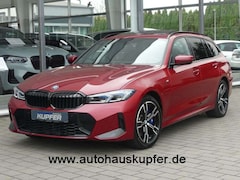 Bild des Angebotes BMW 330 e xDrive Tour M Sportp. AHK°Ad.LED°Pano°HUP