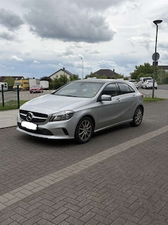 Bild des Angebotes Mercedes-Benz A 200 7G-DCT Activity Edition