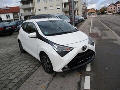 Bild des Angebotes Toyota Aygo x-play connect