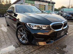 Bild des Angebotes BMW 318 d Sport Line NAVI STANDH LEDER LENKRADHEIZ.