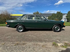 Bild des Angebotes Mercedes-Benz 230 W123 Automatik