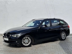 Bild des Angebotes BMW 320 i Touring Advantage/PANO/LED/AHK/SHZ/PDC