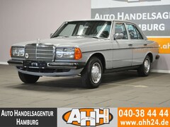 Bild des Angebotes Mercedes-Benz 240 D AUTOMATIK STANDHEIZUNG|SV|ZV|BRD|155TKM|2H