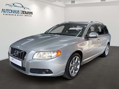 Bild des Angebotes Volvo V70 Kombi 2,0 D3/D4 Ocean Race*Autom*Leder*Navi