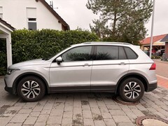 Bild des Angebotes VW Tiguan Active Matrix LED Navi AppleCarPlay SHZ LHZ AHK