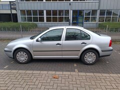Bild des Angebotes VW Bora VW Bora 1.6 16V 1,6 Benzin silber TÜV HU 07/27
