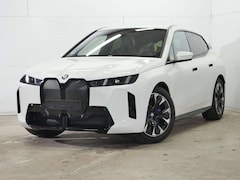 Bild des Angebotes BMW iX xDrive45 |Multifunktionssitze |Luftfederung |Harma