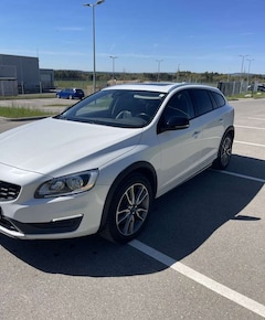 Bild des Angebotes Volvo V60 Cross Country T5 AWD 254 PS