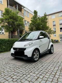 Bild des Angebotes smart forTwo Micro Hybrid Drive 45kW   Leder / SHZ / Klima