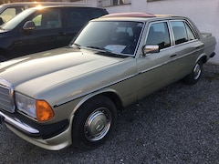 Mercedes-Benz 230 E