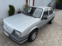 Bild des Angebotes Opel Ascona 1.6i aus Sammlung Top Zustand ATS 5-Gang