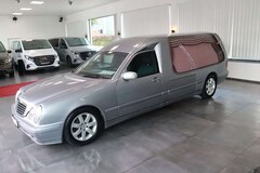 Bild des Angebotes Mercedes-Benz E 220 Kuhlmann Cars Bestattungswagen / Leichenwagen