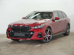 Bild des Angebotes BMW 550 e xDrive Touring M Sportpaket AHK Sitzbelüftung