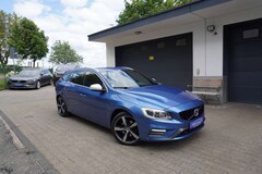 Bild des Angebotes Volvo V60 D4 R-Design Aut. LEDER+NAVI+KAMERA+XENON+AHK+ALU