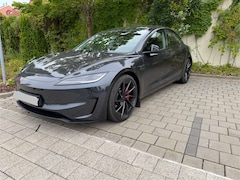 Tesla Model 3 Allradantrieb Dual Motor Performance