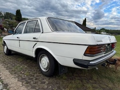 Mercedes-Benz 240 D *W123*VORMOPF*AHK*H-KENNZEICHEN