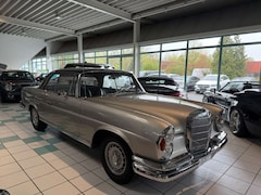 Bild des Angebotes Mercedes-Benz 220 SEb W111 sehr gepflegt