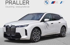 Bild des Angebotes BMW iX xDrive45 M Sport AHK HeadUp M-Sitze Kamera ACC Sit