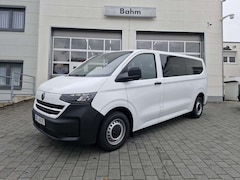 Bild des Angebotes VW T7 Kombi 9-Sitzer, RFK, AHK Vorbereitung