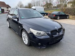 Bild des Angebotes BMW 530 i"TOP"M-SPORT/PANORAMA/HEAD-UP/NAVI PROFF/AHK