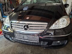 Bild des Angebotes Mercedes-Benz A 200 Benzin 2 Monate TÜV  auf Wunsch neu