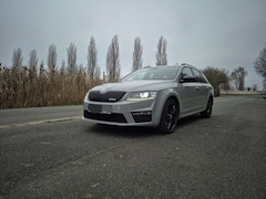 Bild des Angebotes Skoda Octavia Combi 2.0 TDI (Green tec) DSG RS