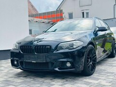 Bild des Angebotes BMW 530 d *xDrive* M-Paket* PANO* HDD*