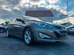 Bild des Angebotes Hyundai i40 5 STAR EDITION SHZ + PDC + AHK + TEMP