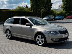 Bild des Angebotes Skoda Octavia Combi Elegance Garantie* 1.Hand* Navi*