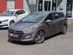Bild des Angebotes Hyundai i30 CW BLUE KOMBI 1.4 YES! Gold NAVi 93tKM AHK