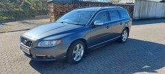 Bild des Angebotes Volvo V70 RHD Volvo V70 P3 D5 SE LUX